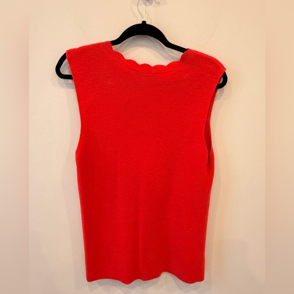 Ann Taylor Red Sleeveless Sweater Top Scallop Neck Gold Buttons L - Picture 3 of 5
